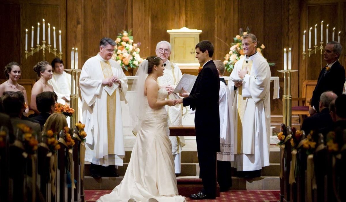 1553863554christian-wedding